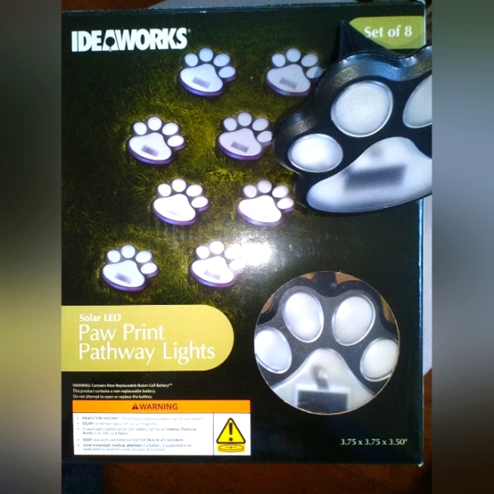 Ideaworks (8) Solar LED Paw Print Pathway Lights